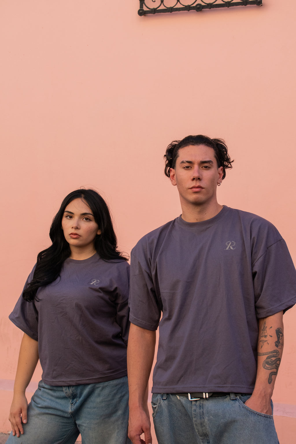 Polera Boxy BASICS Steal Grey